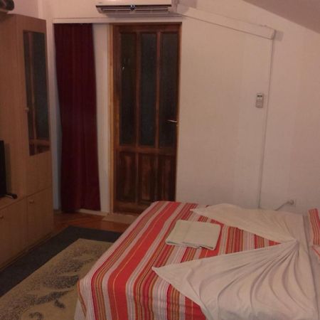Apartments & Hostel Zdrava Hrana Mostar Exterior photo