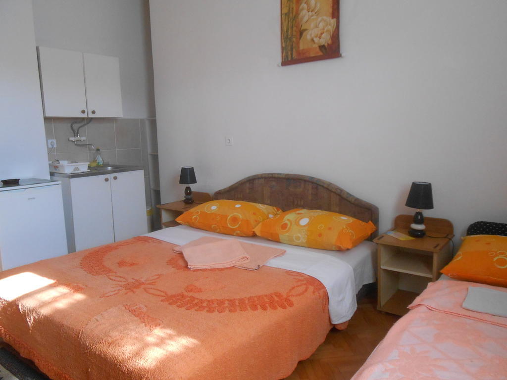 Apartments & Hostel Zdrava Hrana Mostar Room photo
