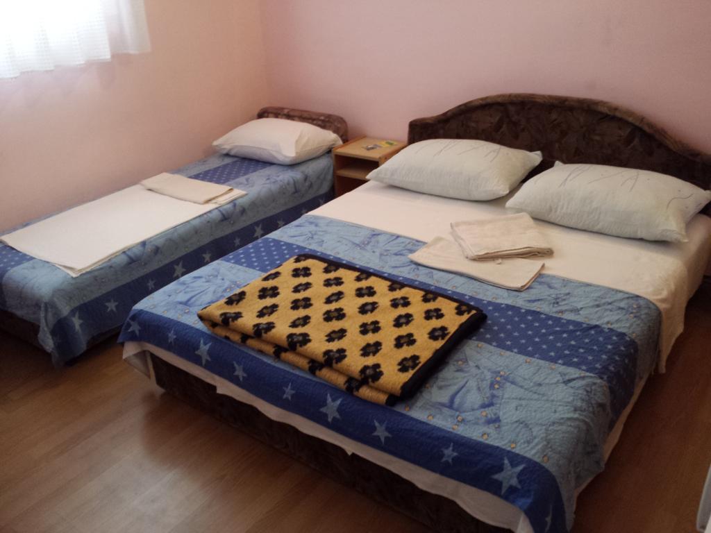 Apartments & Hostel Zdrava Hrana Mostar Room photo