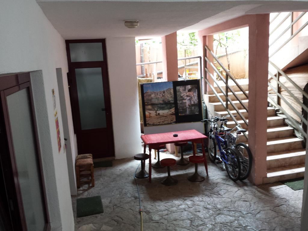 Apartments & Hostel Zdrava Hrana Mostar Exterior photo