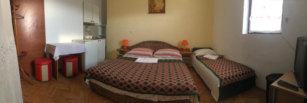 Apartments & Hostel Zdrava Hrana Mostar Exterior photo